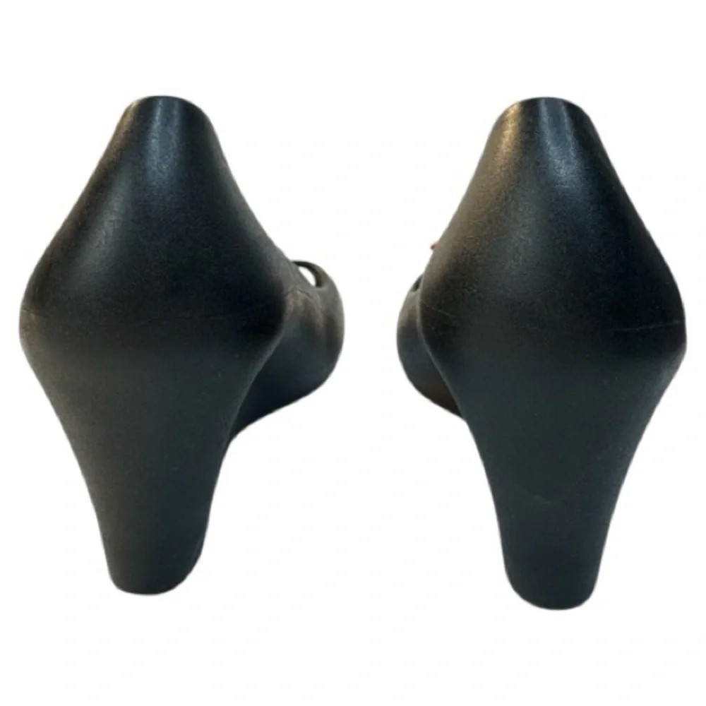 OKA b. Landon Black Wedge Peep Toe Hearts Size 10